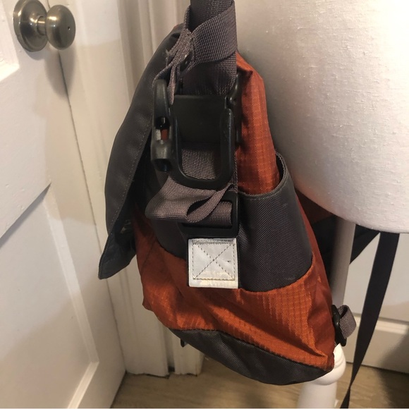 Eddie Bauer laptop crossbody bag - Picture 3 of 10